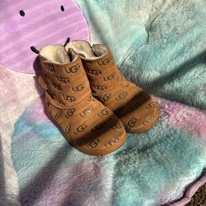 UGG Chestnut Logo Sheepskin Baby Boot with Cream Lining